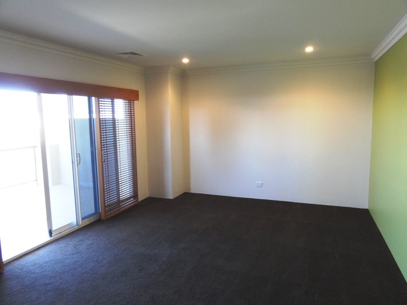 8A Sirrocco Drive, Erskine WA 6210