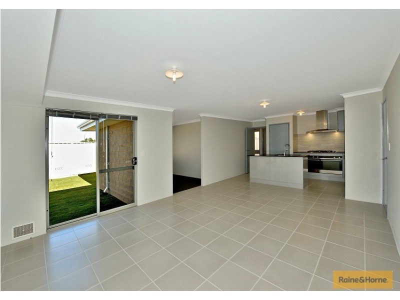 24 Bertha Loop, Dudley Park WA 6210