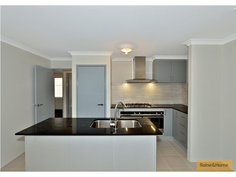 24 Bertha Loop, Dudley Park WA 6210