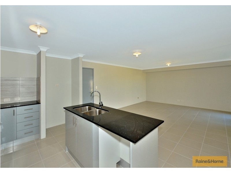 24 Bertha Loop, Dudley Park WA 6210