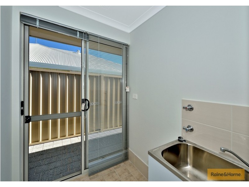 24 Bertha Loop, Dudley Park WA 6210