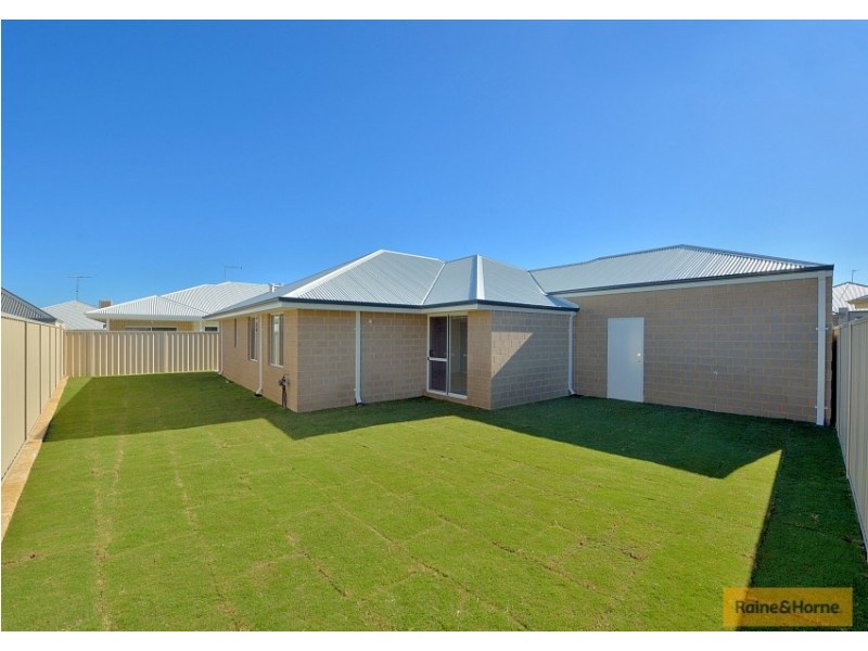 24 Bertha Loop, Dudley Park WA 6210