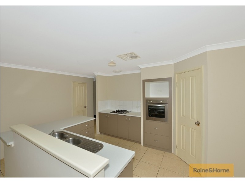 9 Albina Chase, Lakelands WA 6180