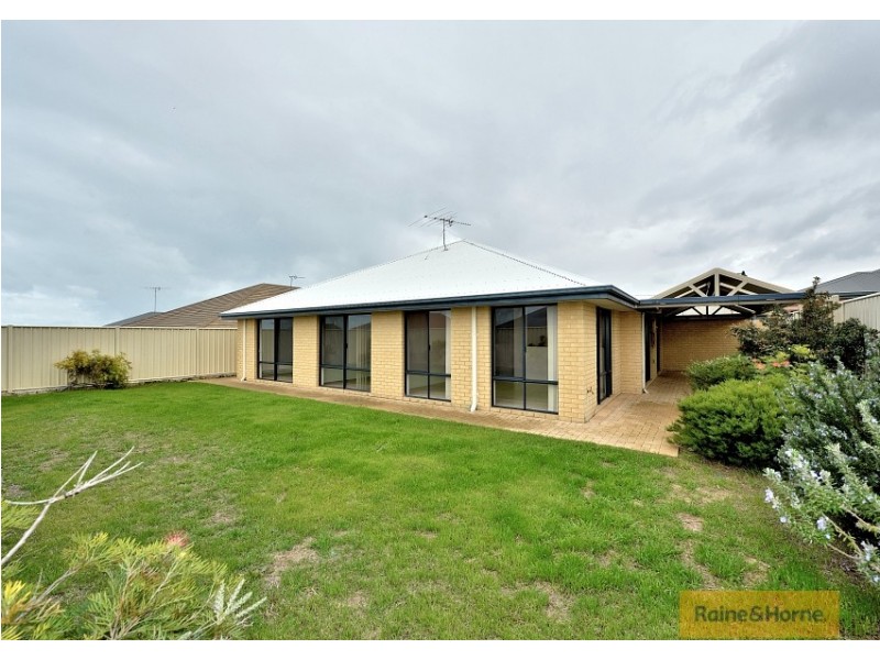 9 Albina Chase, Lakelands WA 6180