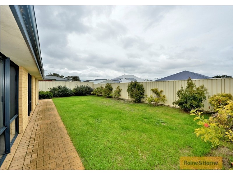 9 Albina Chase, Lakelands WA 6180