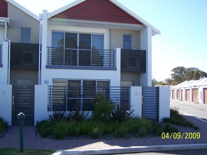 4/5 Bower Drive, Erskine WA 6210