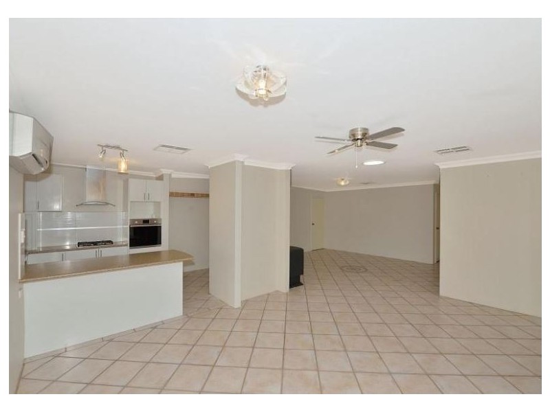 17 Arundel Drive, Halls Head WA 6210