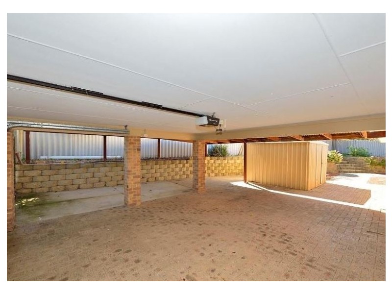 17 Arundel Drive, Halls Head WA 6210