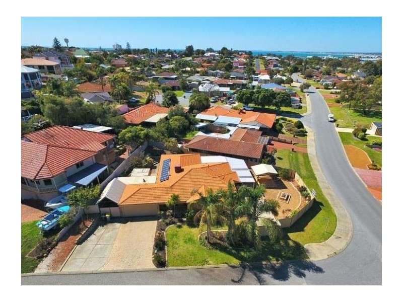 17 Arundel Drive, Halls Head WA 6210