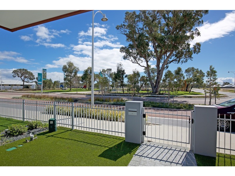 96 Bridgewater Blvde, Erskine WA 6210