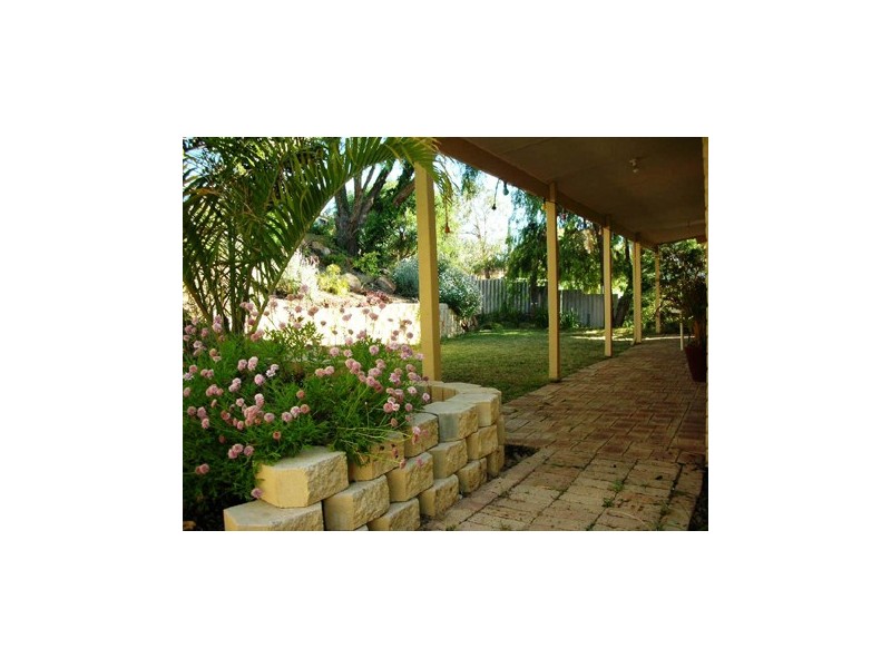 6A ALLAN PLACE, Halls Head WA 6210