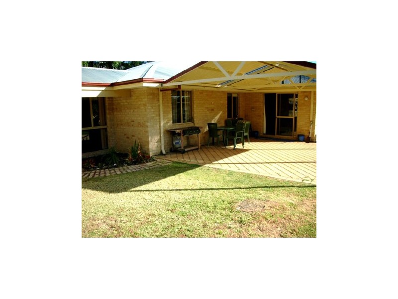 6A ALLAN PLACE, Halls Head WA 6210