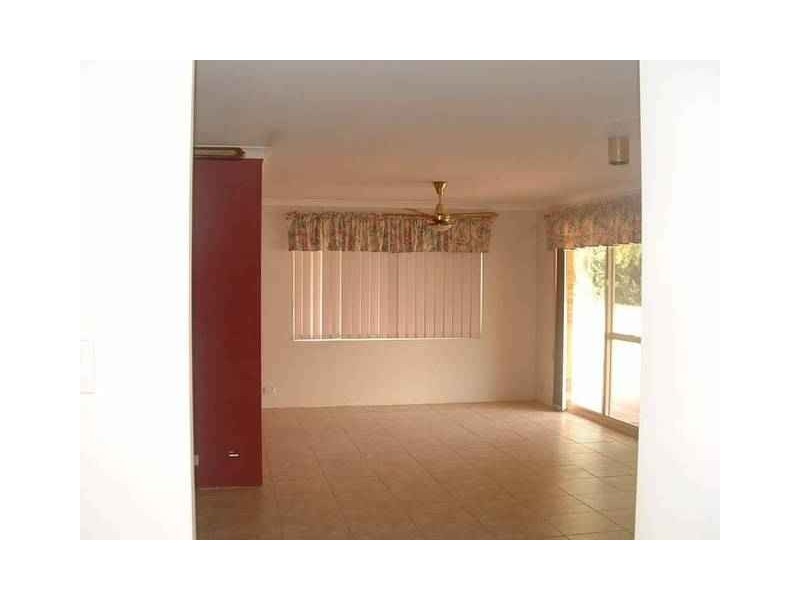 16 Magnolia Rise, Halls Head WA 6210