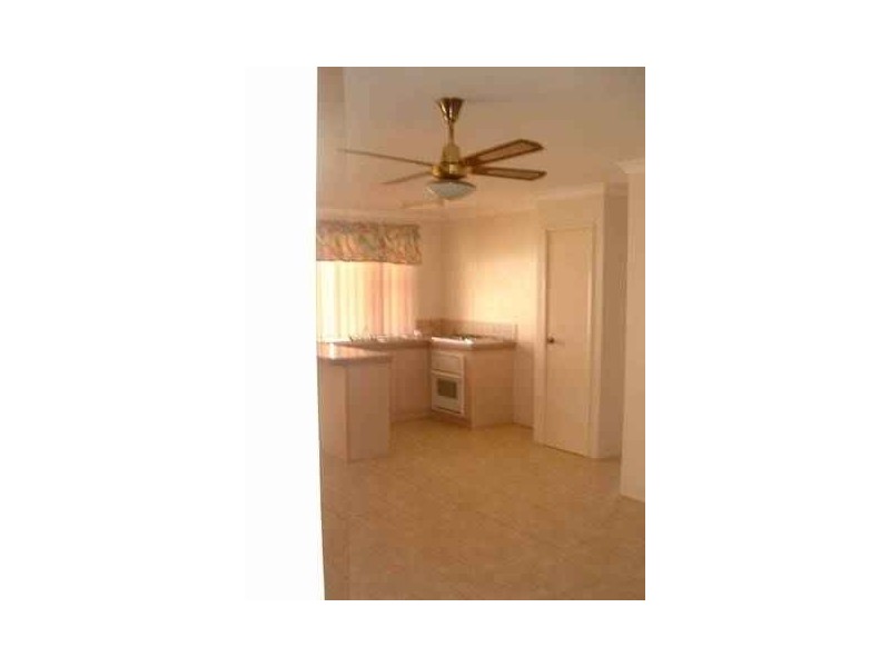 16 Magnolia Rise, Halls Head WA 6210