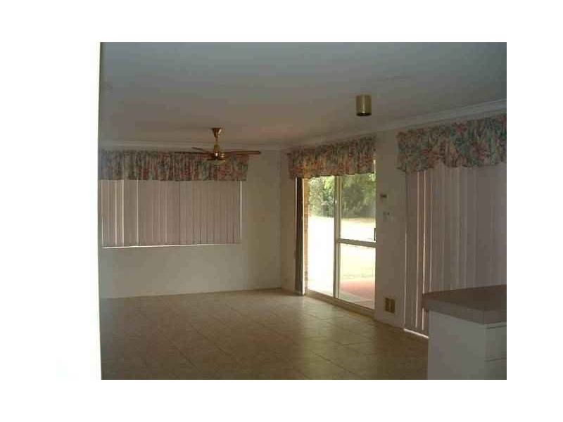 16 Magnolia Rise, Halls Head WA 6210