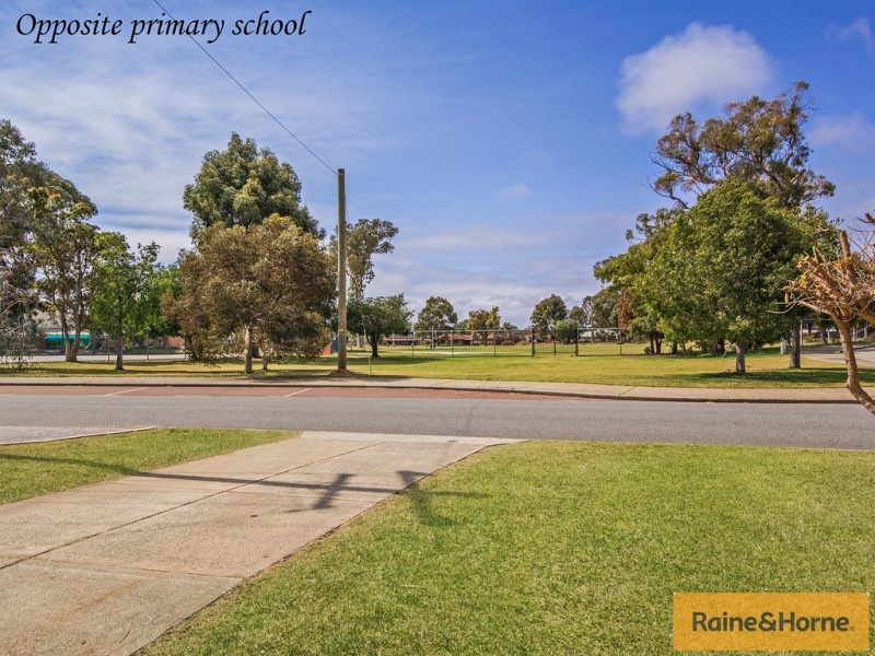 14 ZAMBESI DRIVE, Greenfields WA 6210