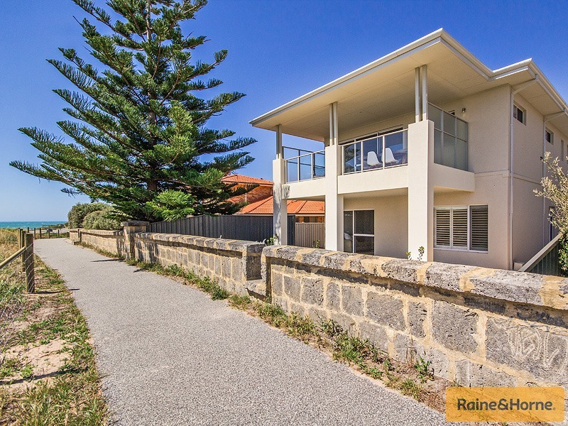 4 CORAL COURT, Halls Head WA 6210