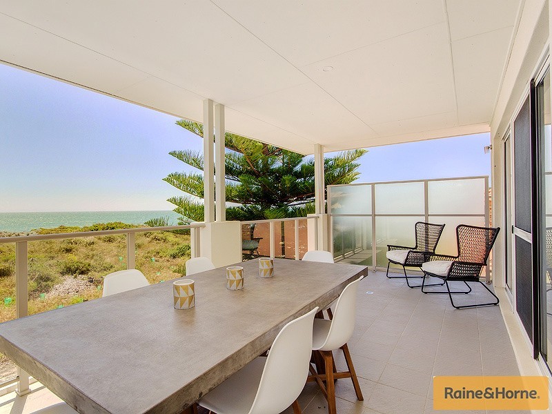 4 CORAL COURT, Halls Head WA 6210