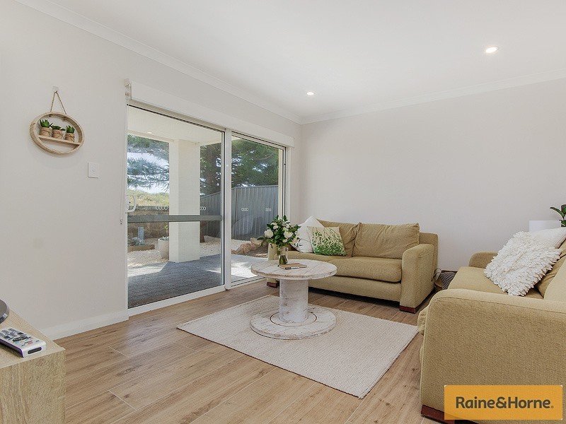 4 CORAL COURT, Halls Head WA 6210