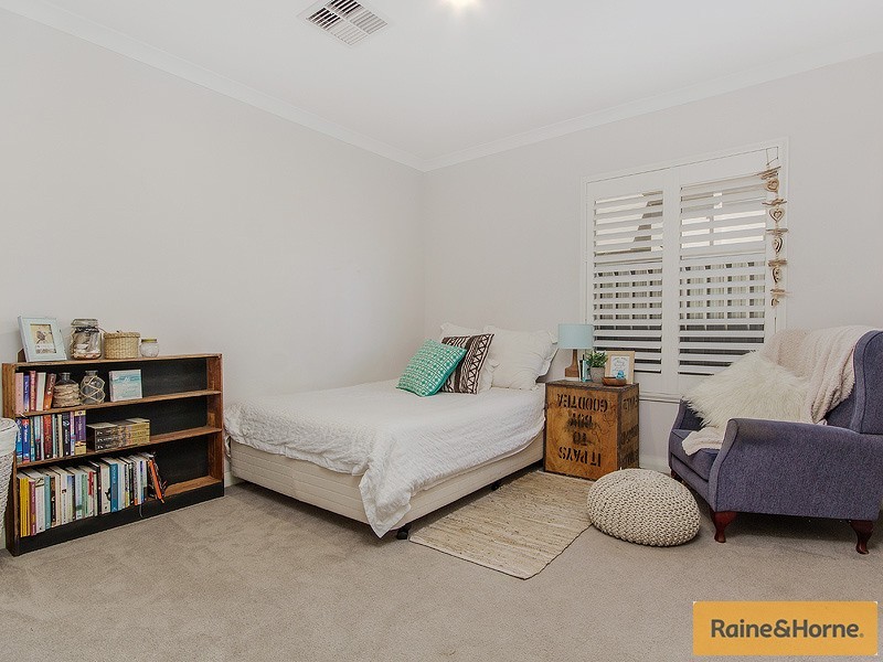 4 CORAL COURT, Halls Head WA 6210