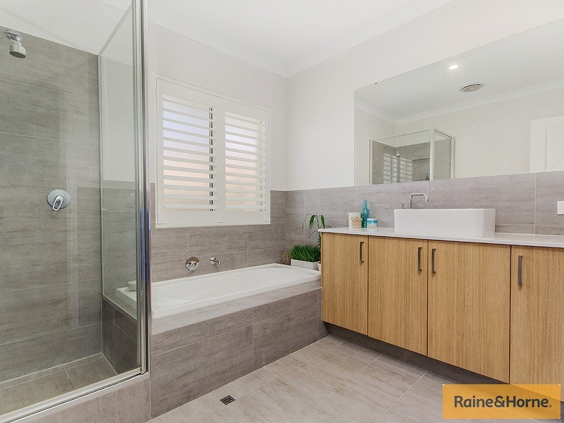 4 CORAL COURT, Halls Head WA 6210