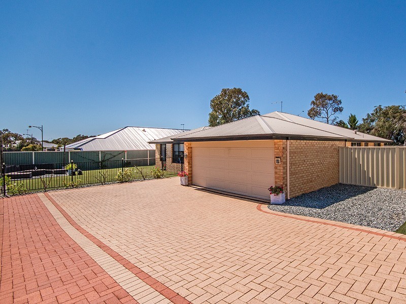 1 Peppertree Close, Wannanup WA 6210