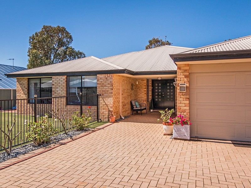 1 Peppertree Close, Wannanup WA 6210