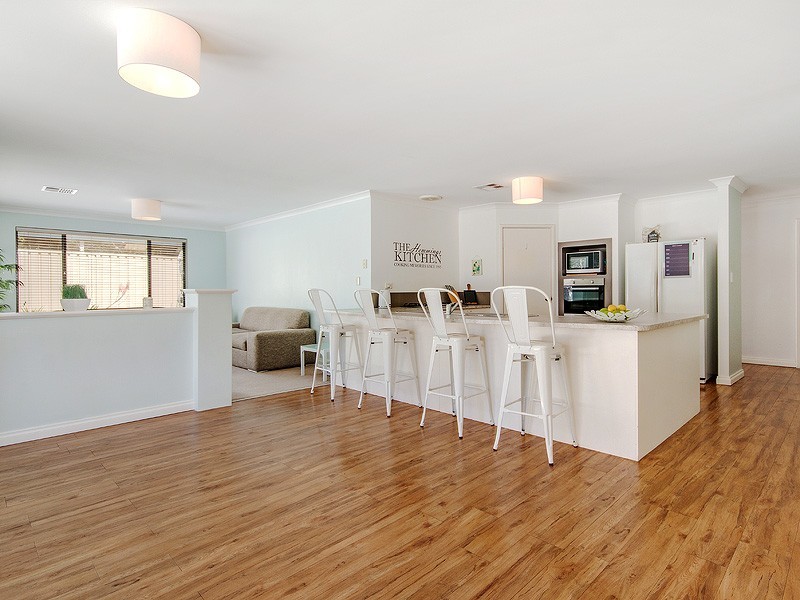 1 Peppertree Close, Wannanup WA 6210