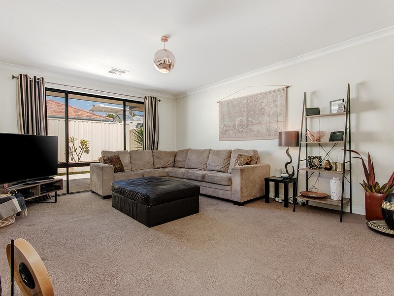 1 Peppertree Close, Wannanup WA 6210