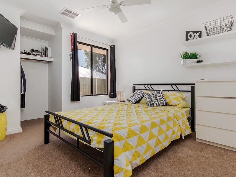 1 Peppertree Close, Wannanup WA 6210