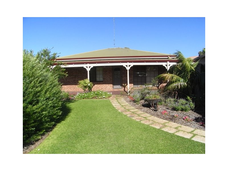 12 Driftwood Rd, Silver Sands WA 6210