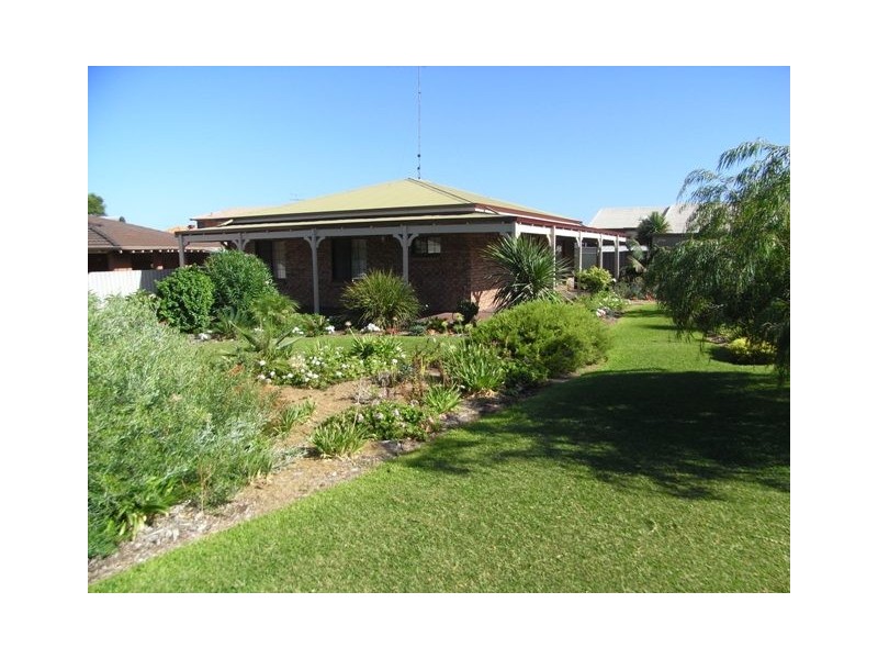 12 Driftwood Rd, Silver Sands WA 6210