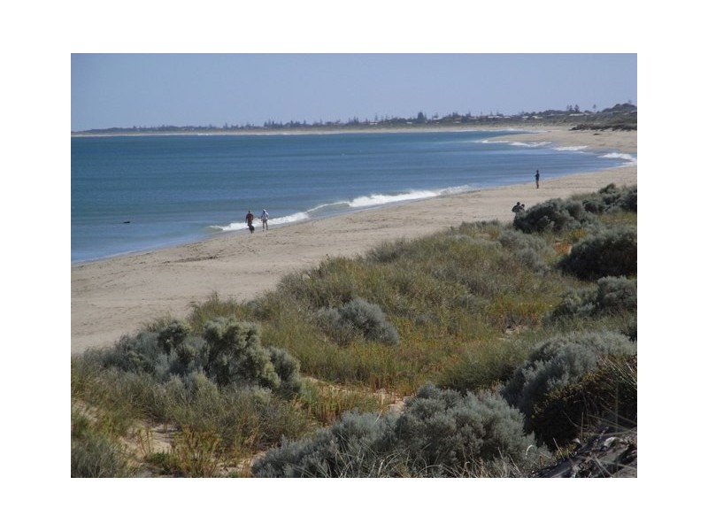12 Driftwood Rd, Silver Sands WA 6210