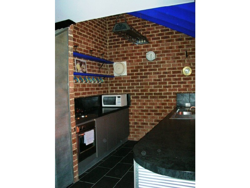 10 MAROONAH ROAD, Golden Bay WA 6174