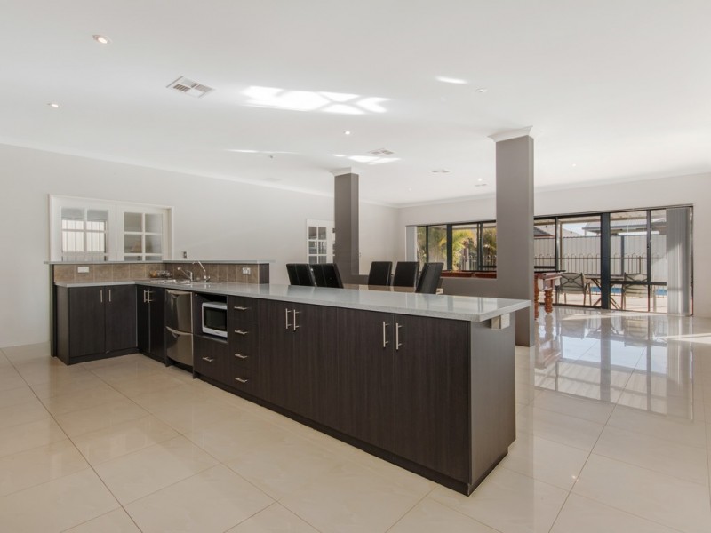 33 Eldorado Loop, Meadow Springs WA 6210