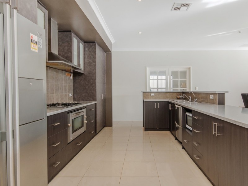 33 Eldorado Loop, Meadow Springs WA 6210