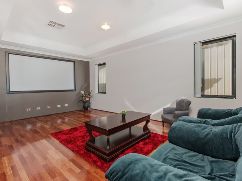 33 Eldorado Loop, Meadow Springs WA 6210