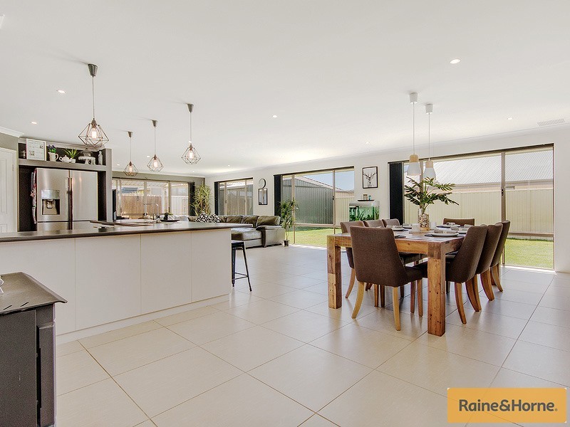 19 POTTER WAY, Pinjarra WA 6208