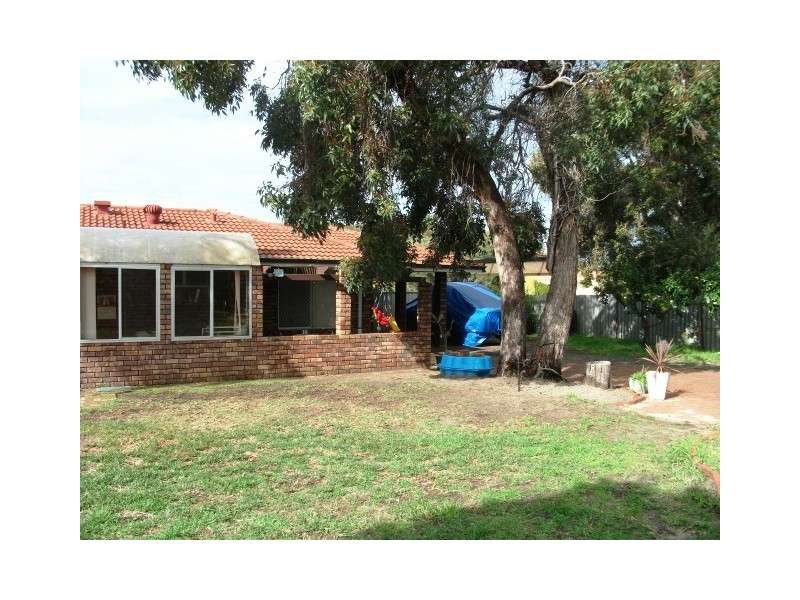 5 Arundel Drive, Halls Head WA 6210