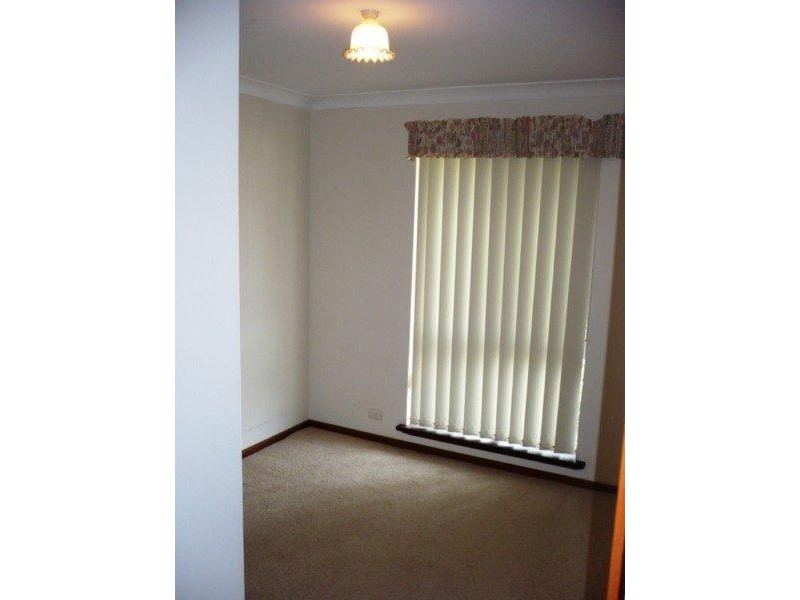 5 Arundel Drive, Halls Head WA 6210