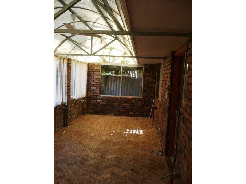 5 Arundel Drive, Halls Head WA 6210