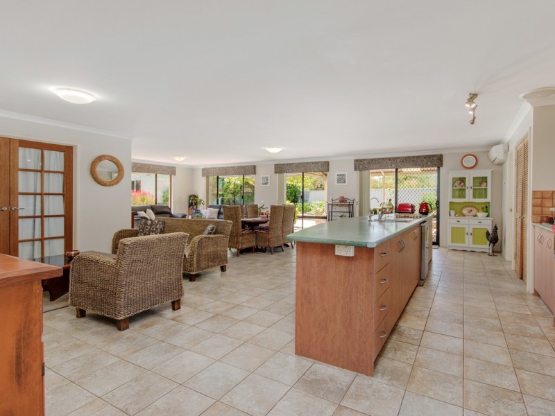 15 Oleander Place, Halls Head WA 6210