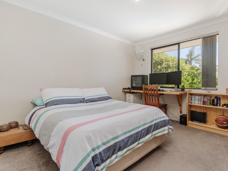 15 Oleander Place, Halls Head WA 6210