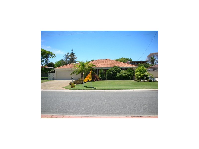 10 ELLENDALE STREET, Golden Bay WA 6174