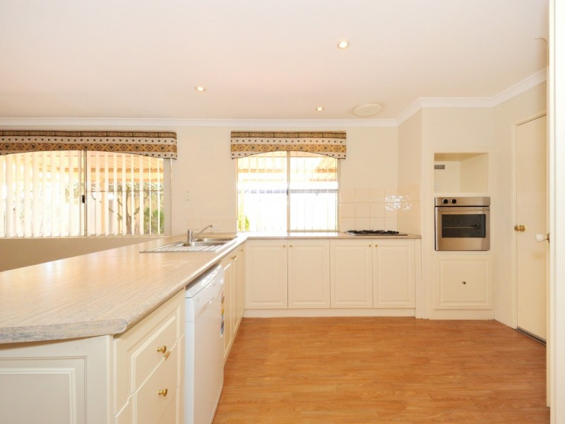 33 Vila Do Porto Crescent, Secret Harbour WA 6173