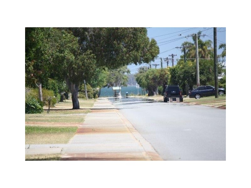 3 Dorothy Ave, Falcon WA 6210