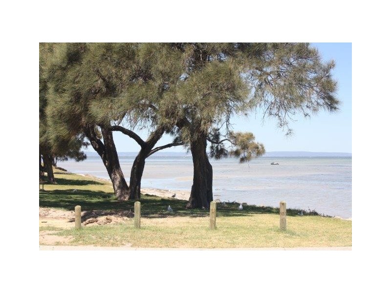 3 Dorothy Ave, Falcon WA 6210