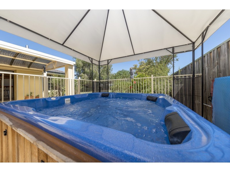 23 COUNTRY ROAD, Pinjarra WA 6208