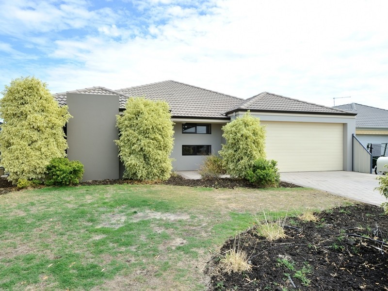 12 St Pierre Loop, Meadow Springs WA 6210