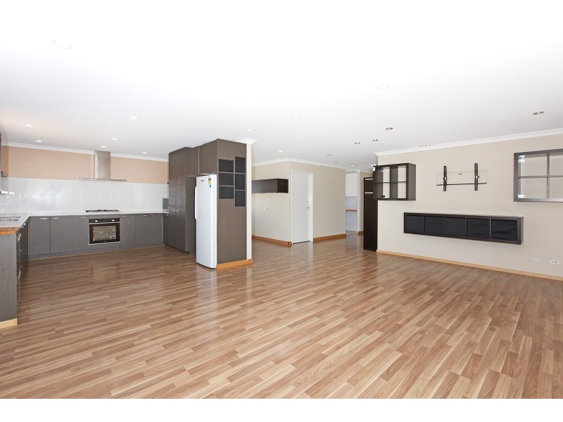 2 Regina Gardens, Greenfields WA 6210